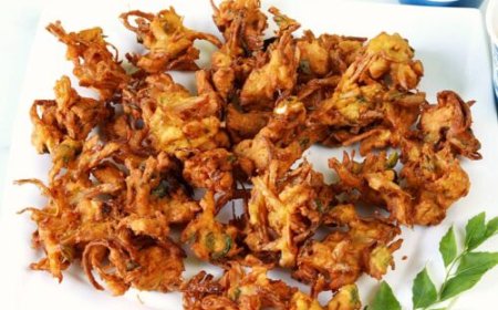 Onion Pakora (Onion Fritters)