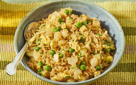 Egg Fried Rice – Quick & Flavorful Family Meal